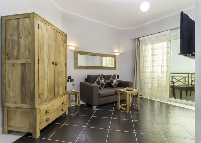 Royal Serviced 4*